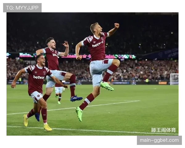 西汉姆联绝杀埃弗顿，保级关键战拿下三分